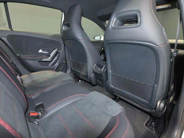 Mercedes-Benz A 250 4MATIC AMG Line