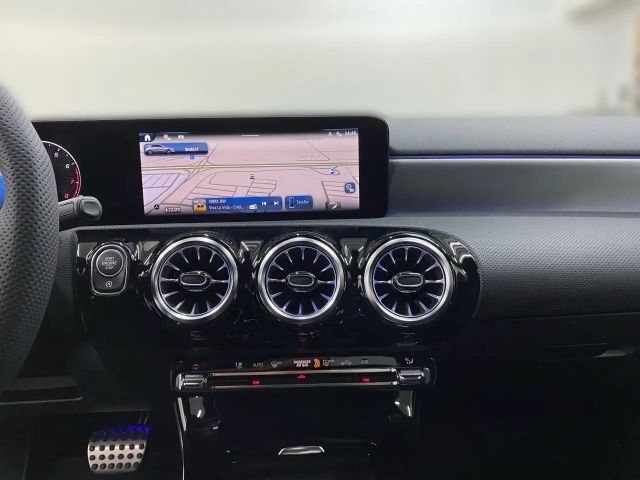 Mercedes-Benz A 200 AMG Line