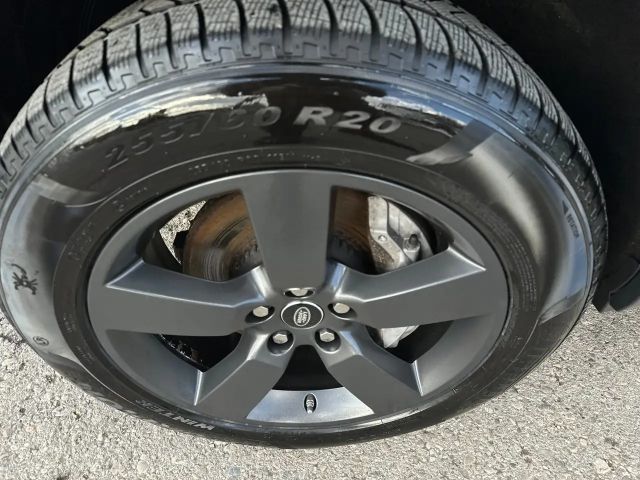 Land Rover Defender D300 SE