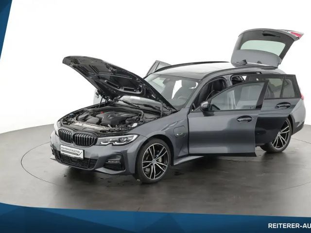 BMW 330 330e M-Sport xDrive