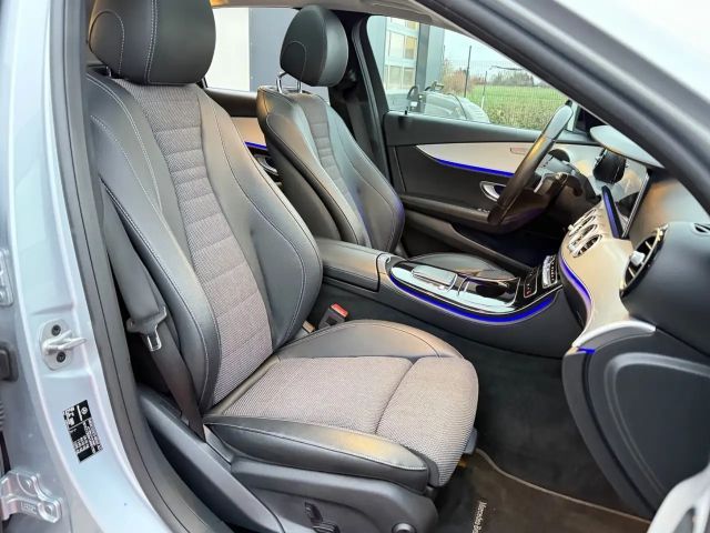 Mercedes-Benz E 220 E 220 d Sedan