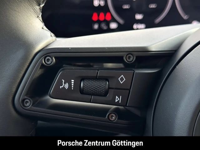 Porsche Taycan 4 Black Edition