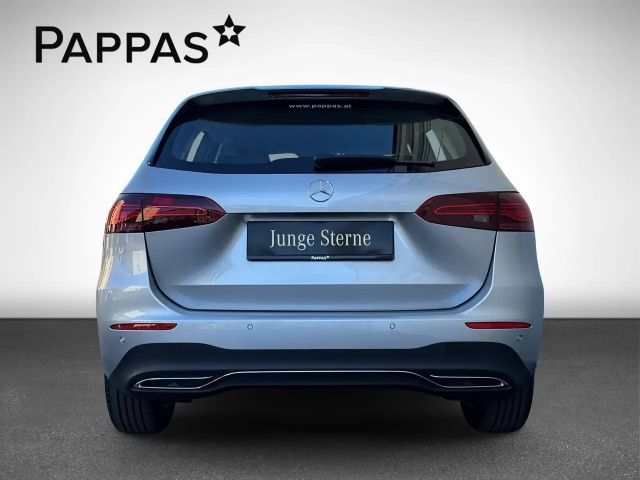 Mercedes-Benz B 180 Sedan