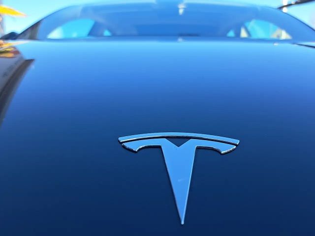 Tesla Model 3 AWD Long Range