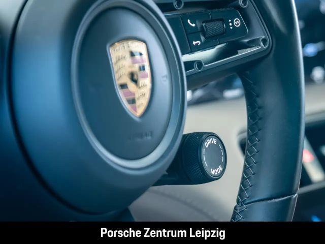 Porsche Taycan 4S Cross Turismo