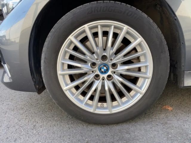 BMW 320 320e Touring xDrive