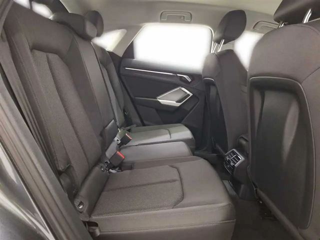 Audi Q3 1.5 TFSI S-Line