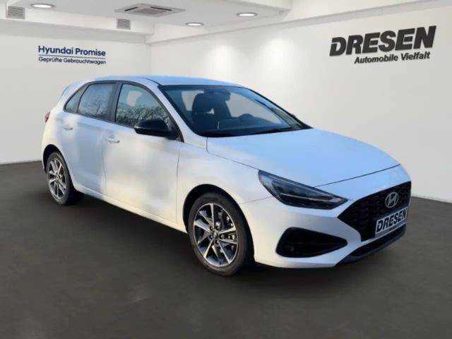 Hyundai i30 Advantage Hybrid T-GDi