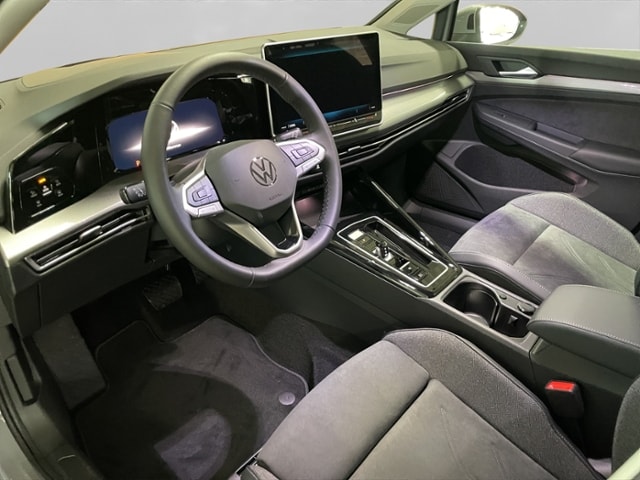 Volkswagen Golf 1.5 eTSI DSG Variant