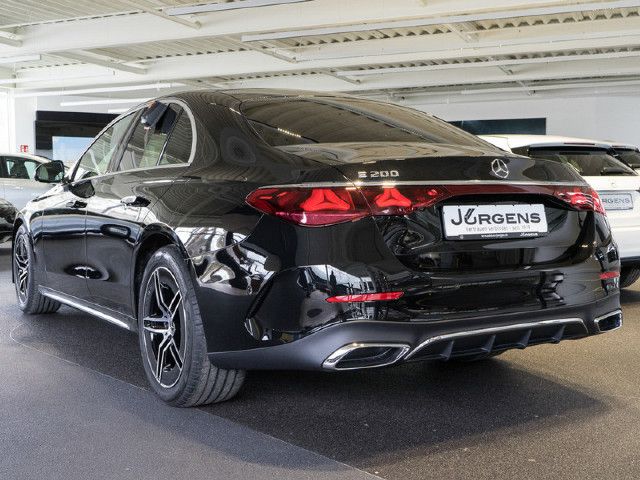 Mercedes-Benz E 200 AMG Line Sedan
