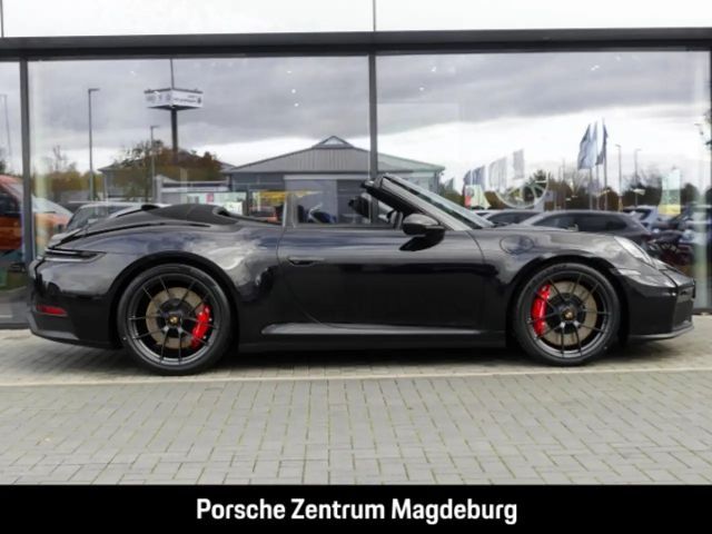 Porsche 992 Cabrio Carrera GTS