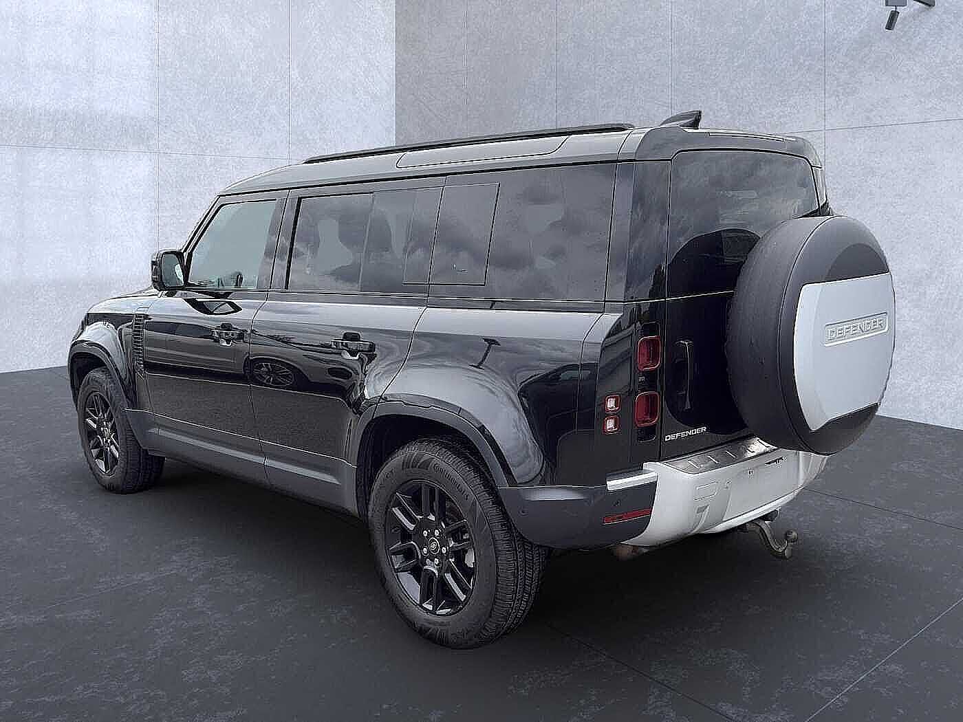 Land Rover Defender 110 S