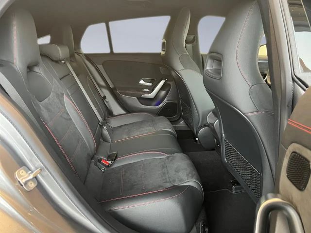 Mercedes-Benz CLA 200 AMG Line Shooting Brake