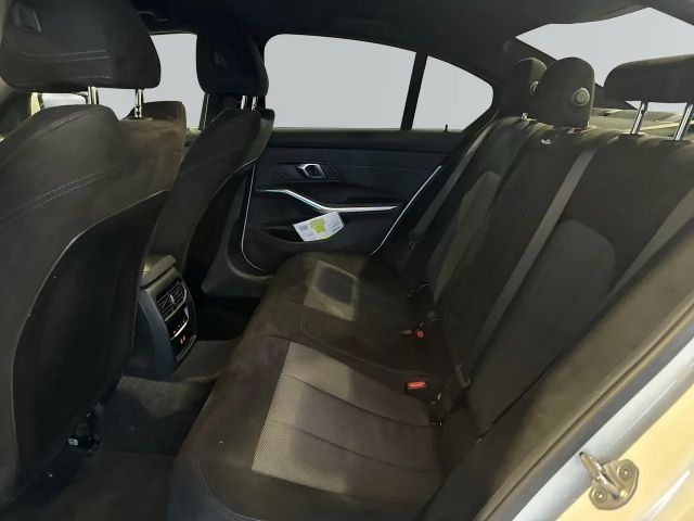 BMW 320 320d M-Sport Sedan xDrive