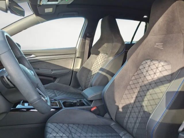 Volkswagen Golf 1.5 eTSI DSG R-Line Variant