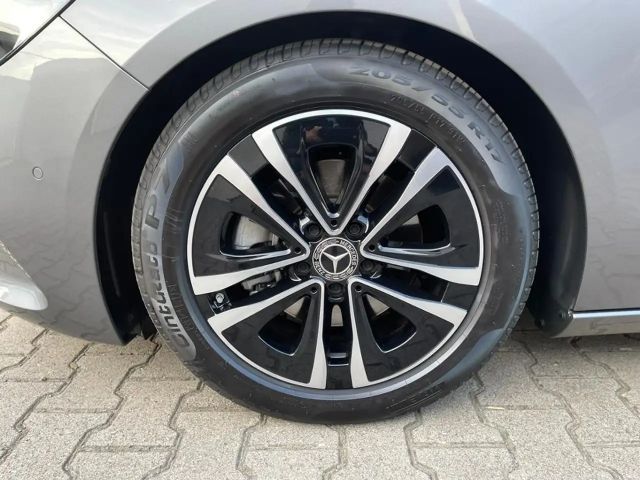 Mercedes-Benz B 180 Sedan