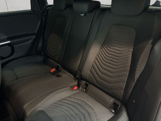 Mercedes-Benz B 180 Sedan