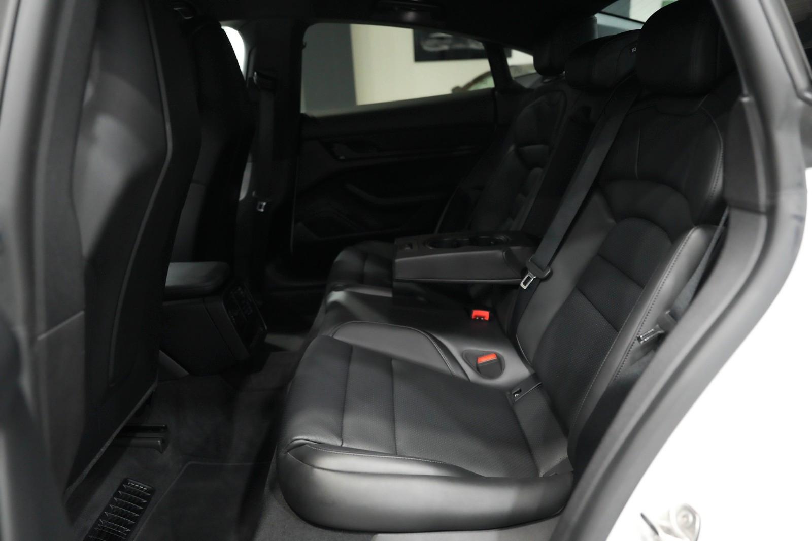 Porsche Taycan *SOUND-PACKAGE+*DAB+*360°*LED*LM"20"*