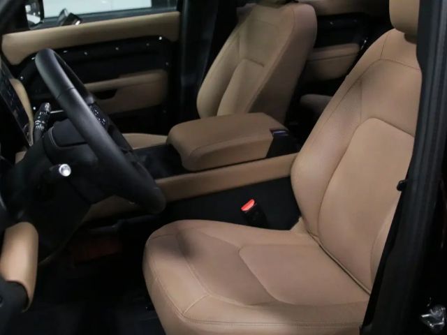 Land Rover Defender 110 D300 Dynamic HSE