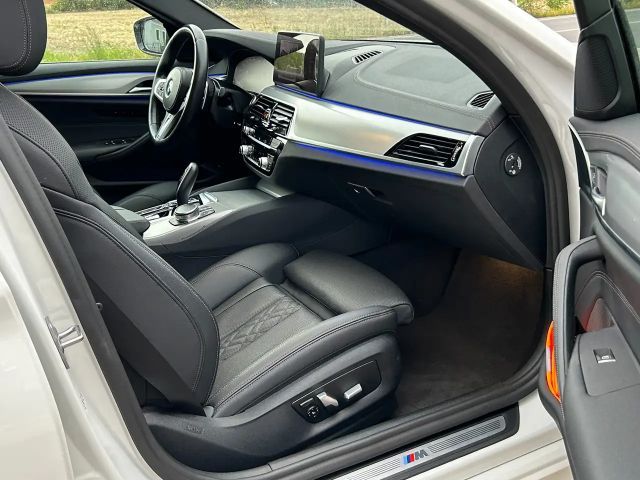 BMW 530 530d M-Sport Sedan xDrive