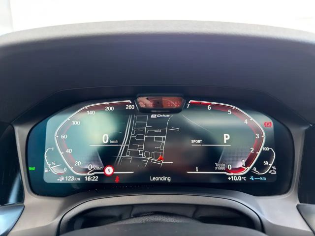 BMW 330 330e M-Sport Touring xDrive