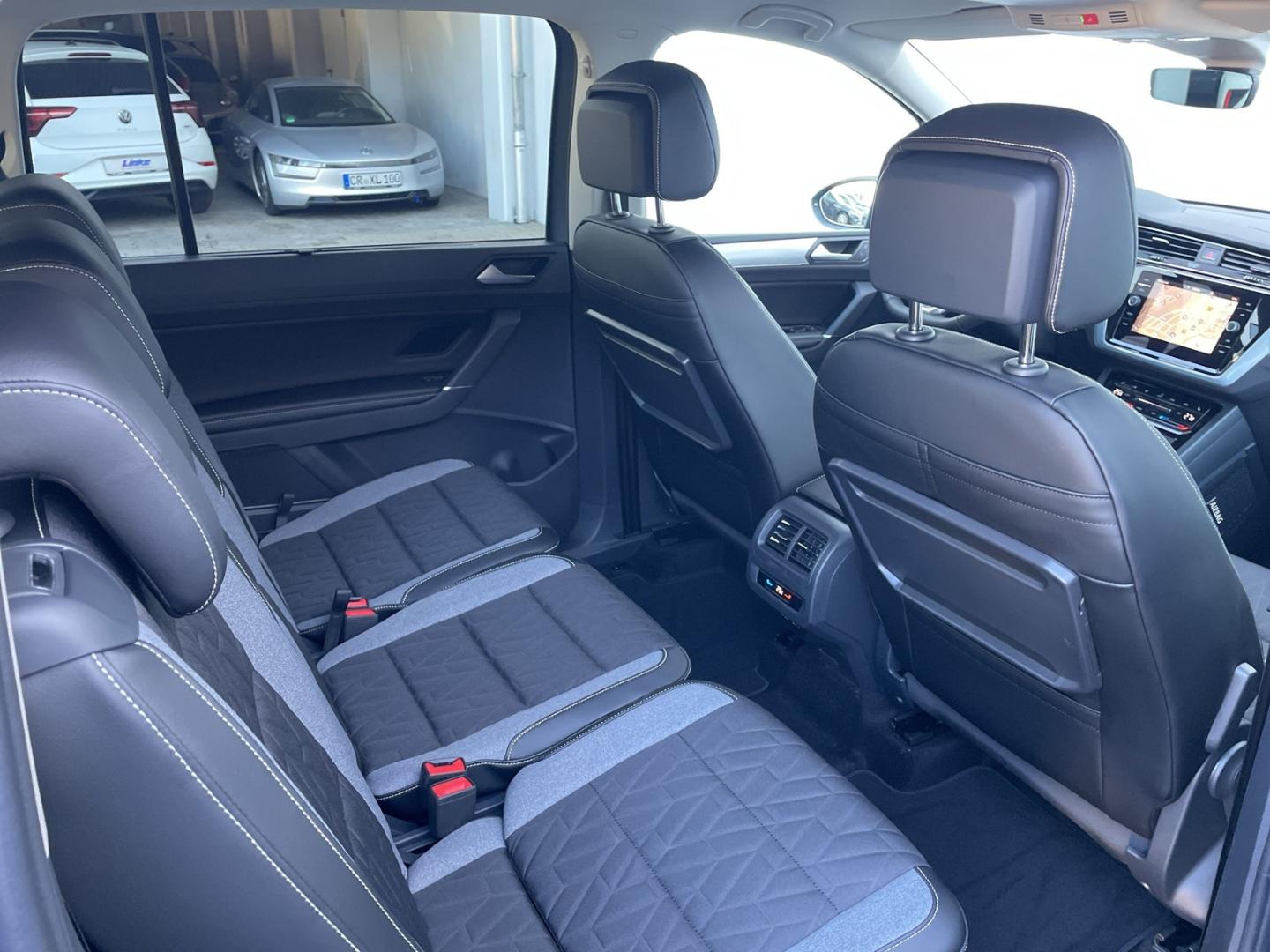 Volkswagen Touran DSG R-Line