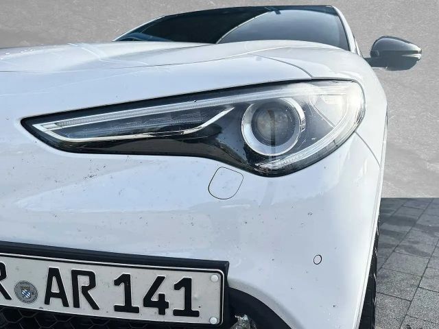 Alfa Romeo Stelvio AT8 Q4