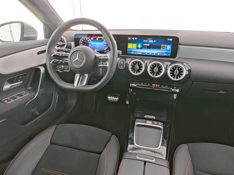 Mercedes-Benz A 200 AMG Line