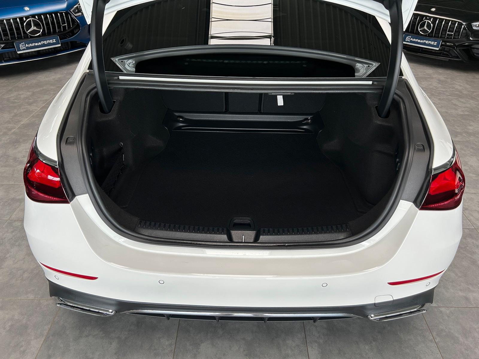 Mercedes-Benz E 200 AMG Line Sedan