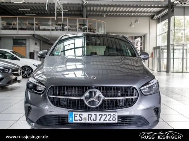 Mercedes-Benz B 220 4MATIC Progressive Sedan