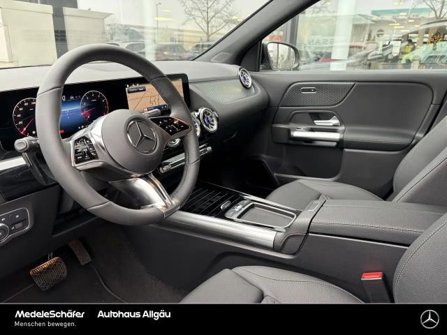 Mercedes-Benz GLA 200 GLA 200 Night AHK Distro Keyless Led 360° Ambi