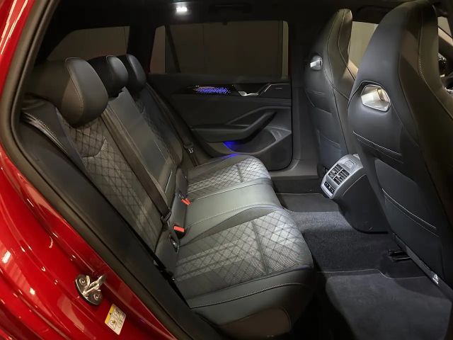 Volkswagen Passat R-Line Style Variant