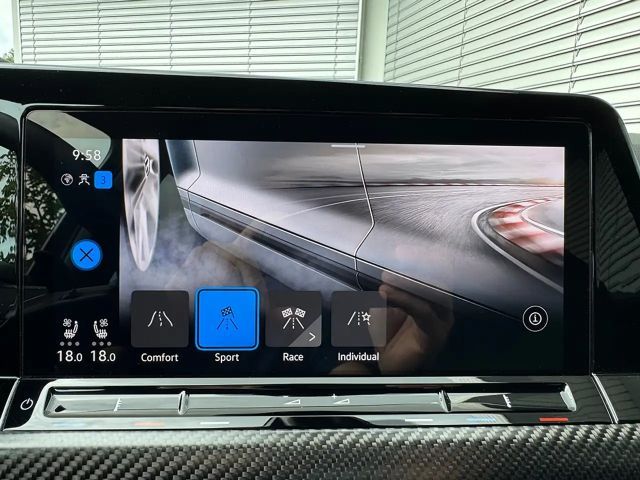 Volkswagen Golf 2.0 TSI Golf VIII