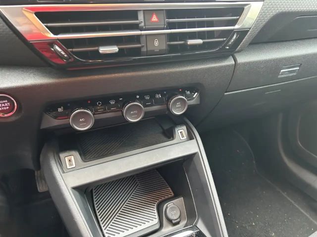 Citroën C4 Navi Digitales Cockpit LED ACC Apple CarPlay Andro