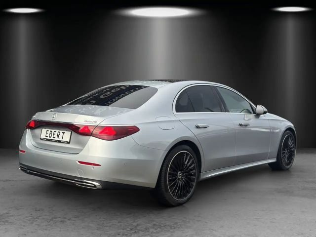Mercedes-Benz E 400 4MATIC Sedan