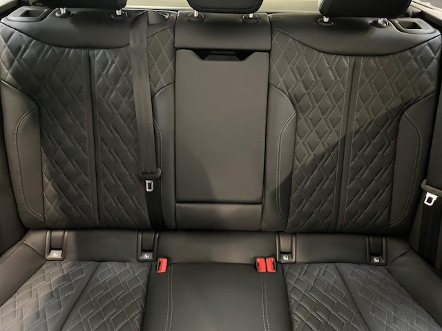 Audi A6 Avant Quattro S-Tronic