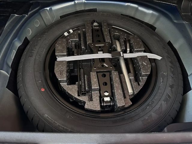 Skoda Kamiq 1,0 TSI SC *AHK schwenkbar, Sitzheizung*