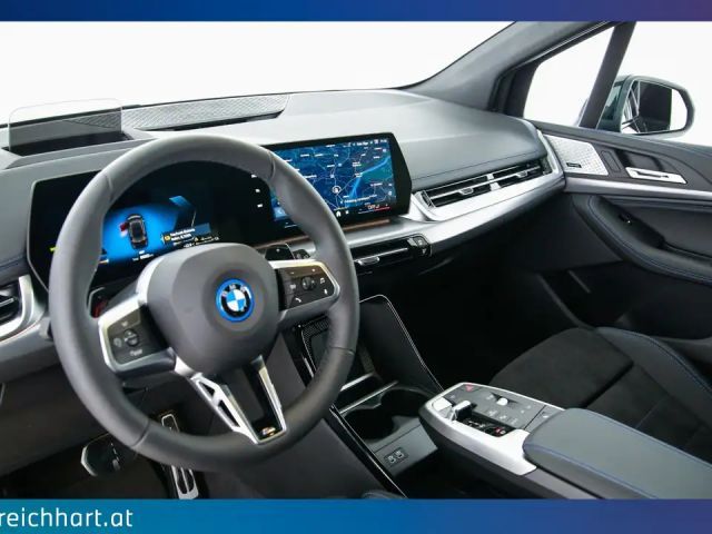 BMW 230 Sedan xDrive