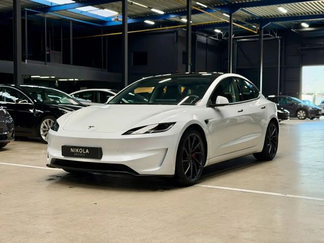 Tesla Model 3 Performance