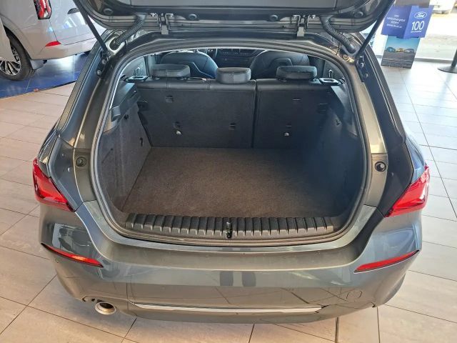 BMW 118 118i Luxury Line Sedan