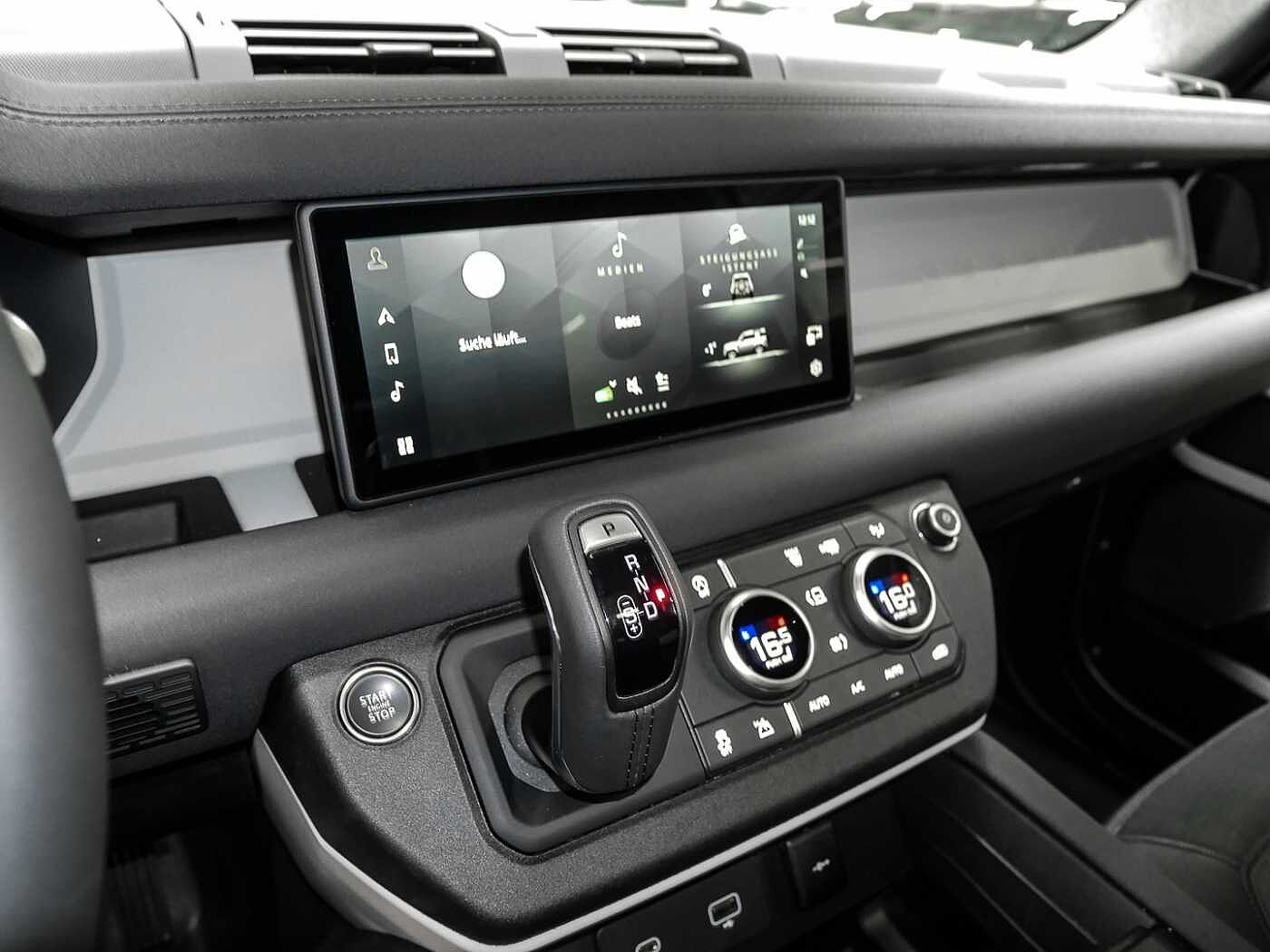 Land Rover Defender 90 Dynamic SE