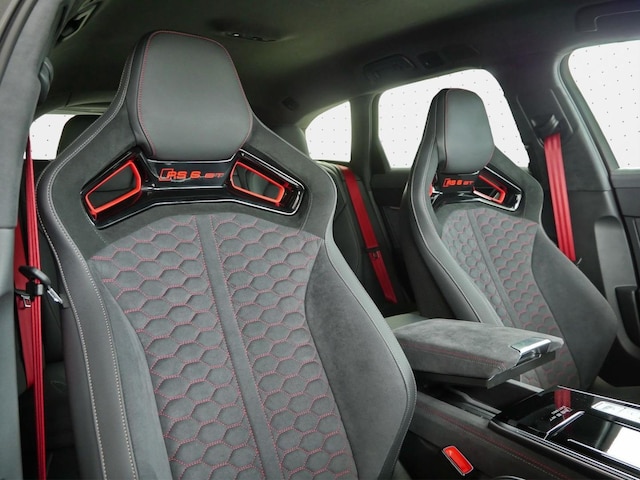 Audi A6 e-tron Avant Performance Quattro