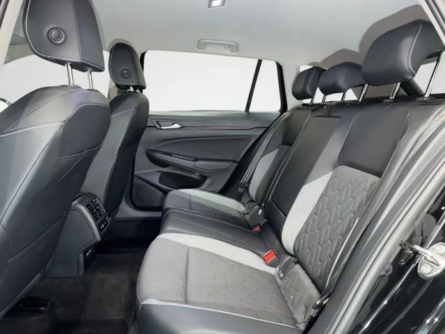 Volkswagen Golf 1.5 eTSI DSG Variant