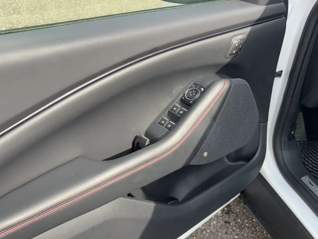 Ford Mustang Mach-E AWD Premium