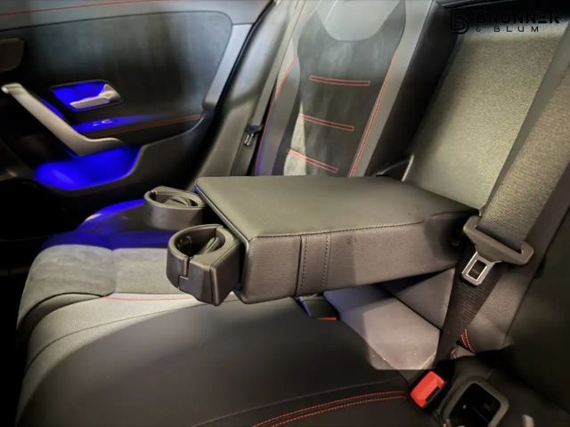 Mercedes-Benz CLA 200 AMG Line Coupé