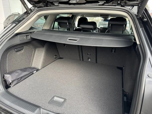 Volkswagen Golf Business DSG Variant