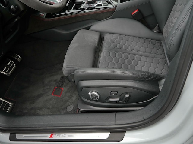 Audi RS4 Avant Quattro