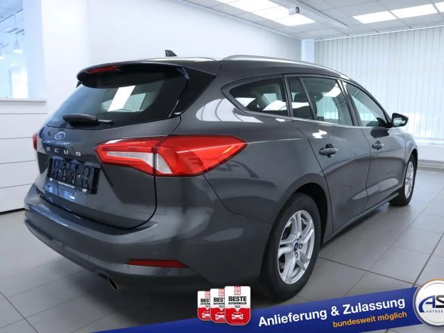 Ford Focus Cool & Connect Wagon