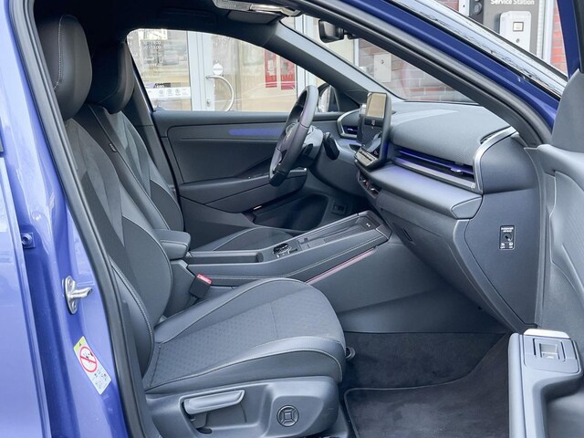 Volkswagen T-Roc 1.5 eTSI DSG R-Line