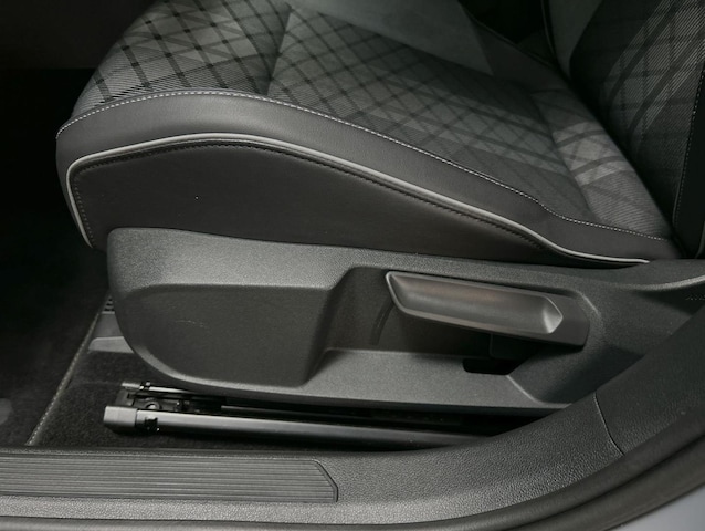 Volkswagen Golf 1.5 eTSI